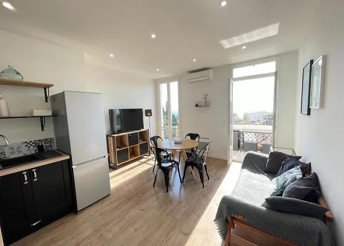 Nice Renting - Cambrai - Luxurious Sea View Terrasse - King Bed - Parking - Ac - Fully Equipped