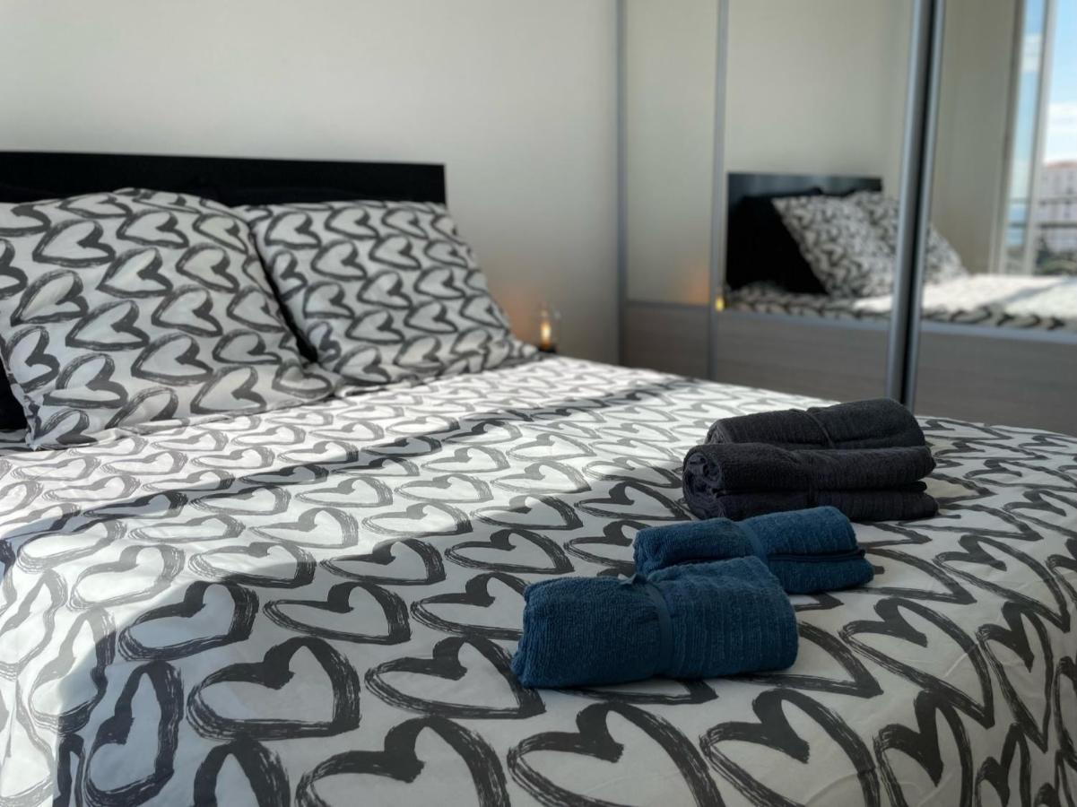 Apartment Renting - Cambrai - Luxurious Sea View Terrasse - King Bed - Parking - Ac - Fully Equipped
